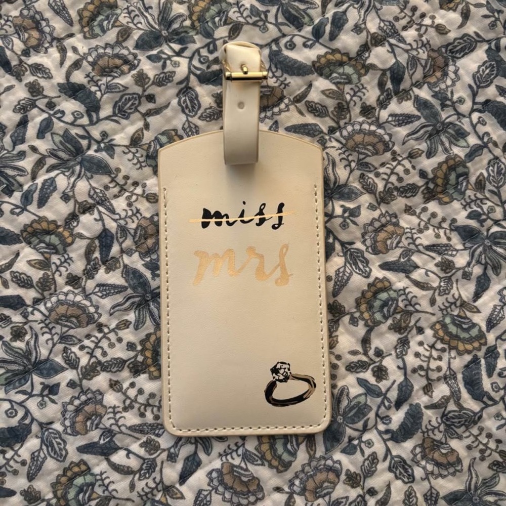 kate spade Cream "mrs" Luggage Tag with Gold and Black Accents